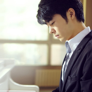 扒开美女❌狂揉❌难受亲嘴男同
